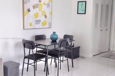 Condo in West Palm Beach, Florida, 1 bedroom № 1984720 - photo 3