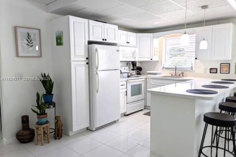 Condo in West Palm Beach, Florida, 1 bedroom № 1984720 - photo 5