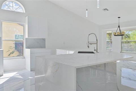 Villa ou maison à louer à North Fort Myers, Floride: 3 chambres, 146.88 m2 № 1746993 - photo 13