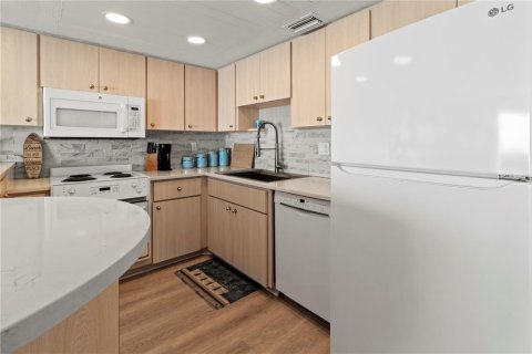 Condo in Longboat Key, Florida, 1 bedroom  № 1532748 - photo 25