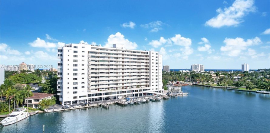 Кондоминиум с 2 спальнями в Форт-Лодердейл, Флорида № 2005325