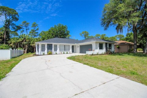 Casa en alquiler en Port Charlotte, Florida, 3 dormitorios, 135.82 m2 № 1195187 - foto 1