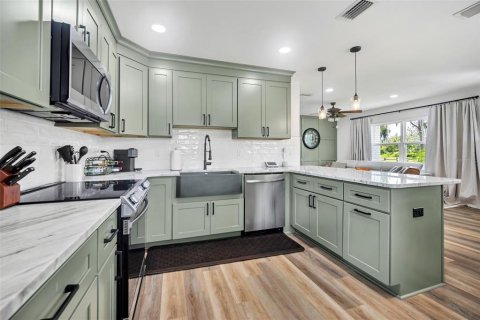 Casa en venta en Plant City, Florida, 3 dormitorios, 139.35 m2 № 1917377 - foto 9