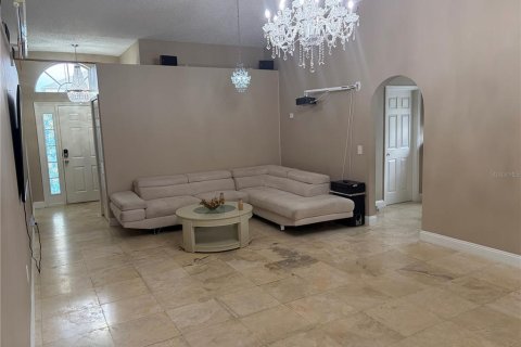 House in Sanford, Florida 3 bedrooms, 174.1 sq.m. № 2390919 - photo 2