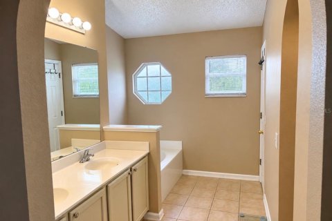 House in Sanford, Florida 3 bedrooms, 174.1 sq.m. № 2390919 - photo 10