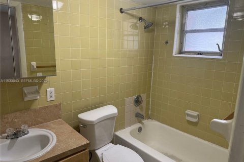 Apartment in Hialeah, Florida 1 bedroom, 54.16 sq.m. № 1991156 - photo 7
