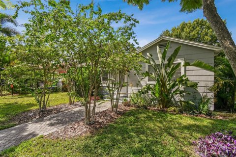 Casa en venta en Saint Petersburg, Florida, 2 dormitorios, 88.44 m2 № 1884800 - foto 4