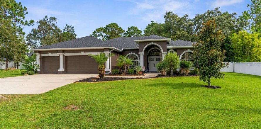 House in Weeki Wachee, Florida 3 bedrooms, 164.44 sq.m. № 1911439