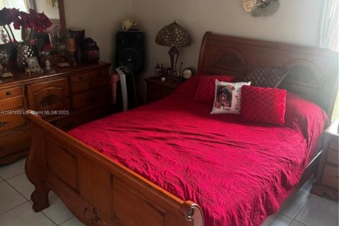 Villa ou maison à vendre à Hialeah, Floride: 2 chambres, 96.99 m2 № 1999042 - photo 9
