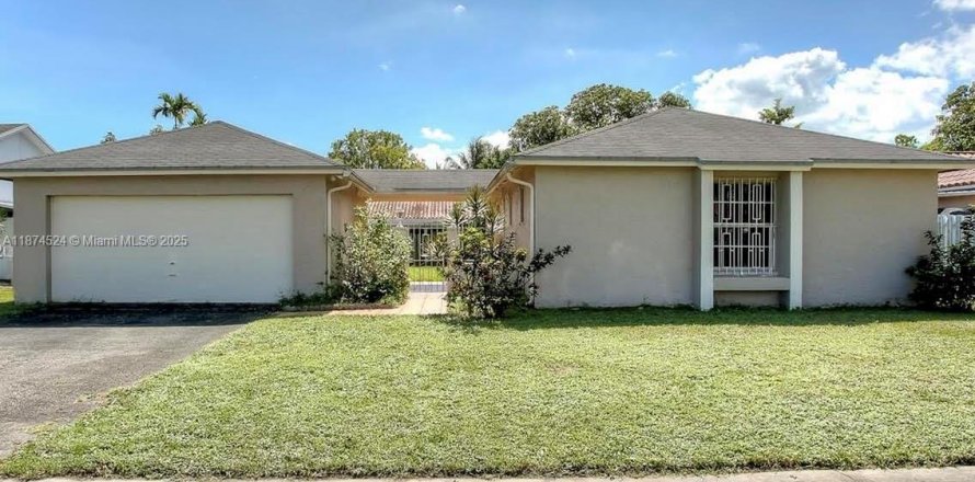Villa ou maison à Hialeah, Floride 2 chambres, 96.99 m2 № 1999042