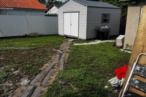 Villa ou maison à vendre à Hialeah, Floride: 2 chambres, 96.99 m2 № 1999042 - photo 14