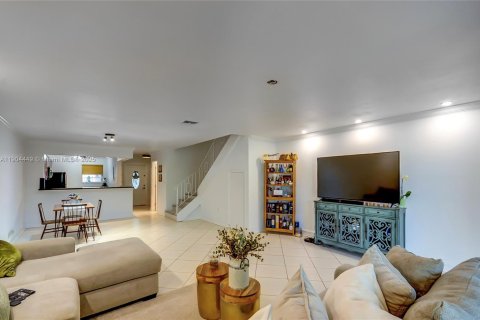 Townhouse in Doral, Florida 3 bedrooms, 148.64 sq.m. № 1956344 - photo 8