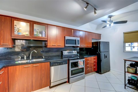 Townhouse in Doral, Florida 3 bedrooms, 148.64 sq.m. № 1956344 - photo 15