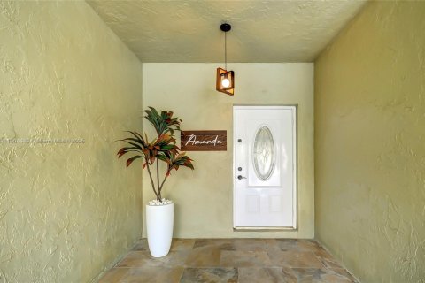 Townhouse in Doral, Florida 3 bedrooms, 148.64 sq.m. № 1956344 - photo 3