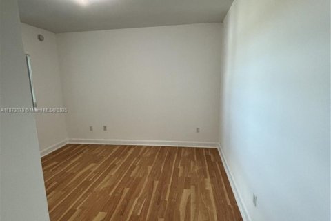 Appartement à louer à North Miami, Floride: 2 chambres, 161.93 m2 № 1924595 - photo 15