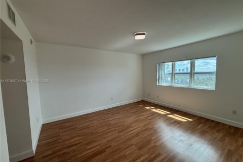 Appartement à louer à North Miami, Floride: 2 chambres, 161.93 m2 № 1924595 - photo 21