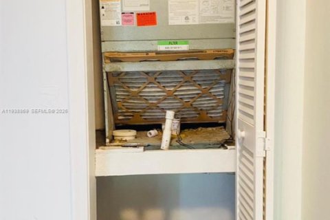 Снять в аренду таунхаус в Лодерхилл, Флорида 2 спальни, 94.76м2, № 1996479 - фото 2