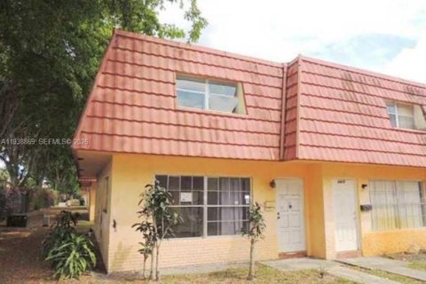 Таунхаус в Лодерхилл, Флорида 2 спальни, 94.76м2 № 1996479