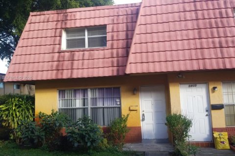 Снять в аренду таунхаус в Лодерхилл, Флорида 2 спальни, 94.76м2, № 1996479 - фото 10