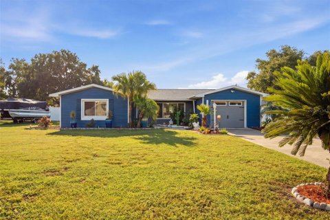 House in Fruitland Park, Florida 3 bedrooms, 138.42 sq.m. № 2352255
