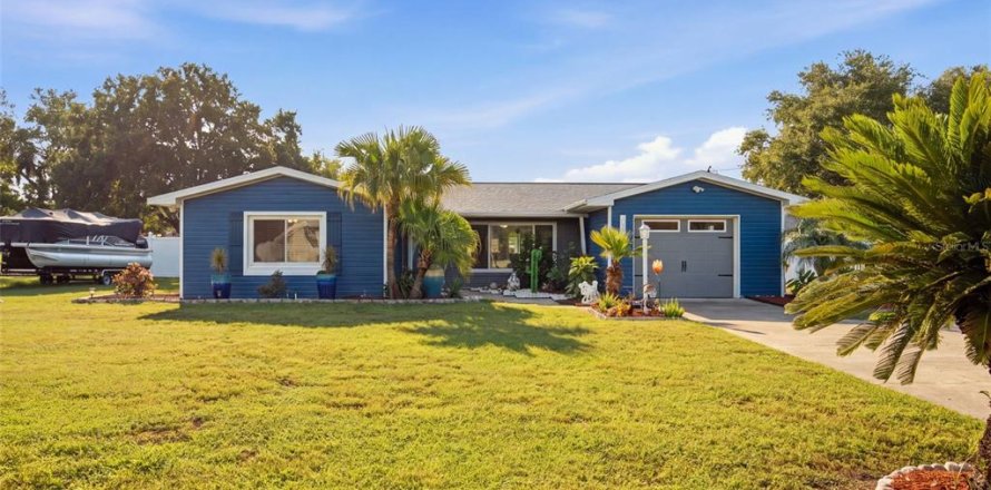 Villa ou maison à Fruitland Park, Floride 3 chambres, 138.42 m2 № 2352255