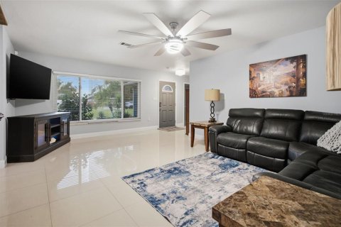 Villa ou maison à vendre à Fruitland Park, Floride: 3 chambres, 138.42 m2 № 2352255 - photo 8