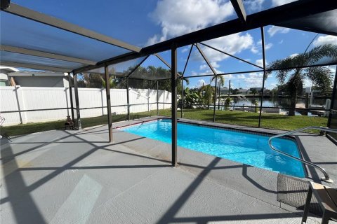House in Hudson, Florida 3 bedrooms, 134.15 sq.m. № 1886226 - photo 16