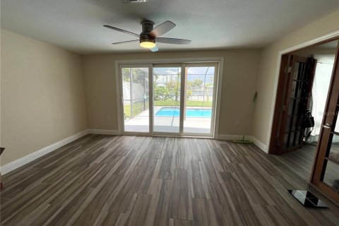 House in Hudson, Florida 3 bedrooms, 134.15 sq.m. № 1886226 - photo 9