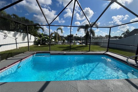 House in Hudson, Florida 3 bedrooms, 134.15 sq.m. № 1886226 - photo 18