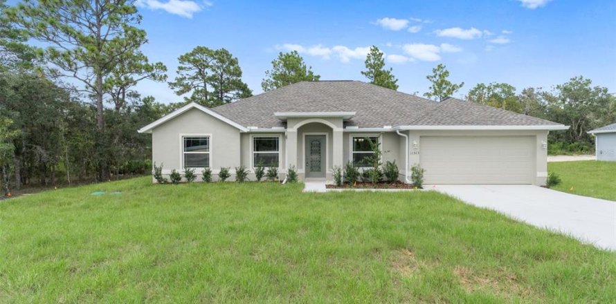 House in Weeki Wachee, Florida 4 bedrooms, 196.95 sq.m. № 1816194