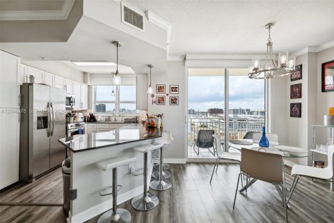 Copropriété à louer à Miami, Floride: 2 chambres, 107.77 m2 № 2402117 - photo 12