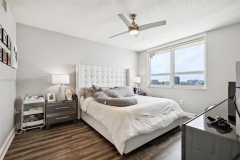 Copropriété à louer à Miami, Floride: 2 chambres, 107.77 m2 № 2402117 - photo 23