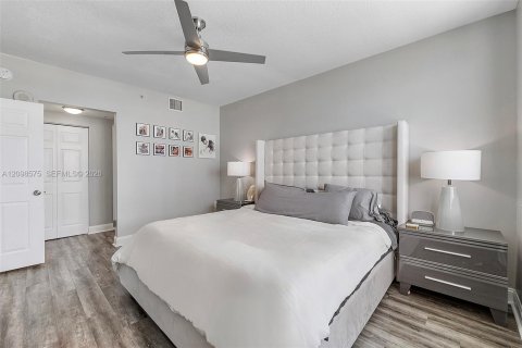 Copropriété à louer à Miami, Floride: 2 chambres, 107.77 m2 № 2402117 - photo 20