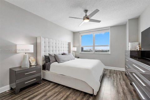 Copropriété à louer à Miami, Floride: 2 chambres, 107.77 m2 № 2402117 - photo 19