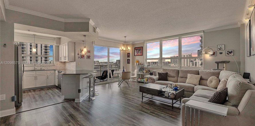 Condo à Miami, Floride, 2 chambres  № 2402117