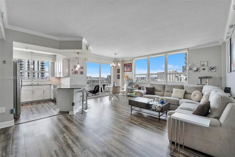 Copropriété à louer à Miami, Floride: 2 chambres, 107.77 m2 № 2402117 - photo 3