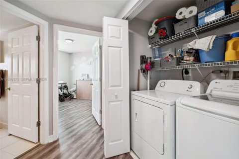 Copropriété à louer à Miami, Floride: 2 chambres, 107.77 m2 № 2402117 - photo 27