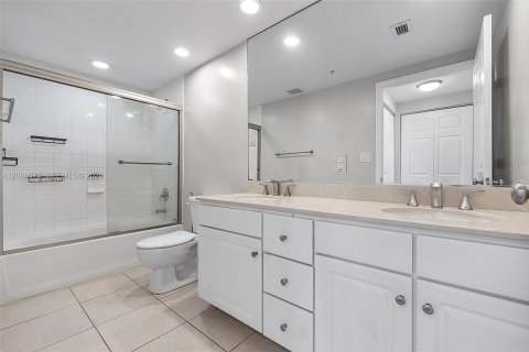 Copropriété à louer à Miami, Floride: 2 chambres, 107.77 m2 № 2402117 - photo 21