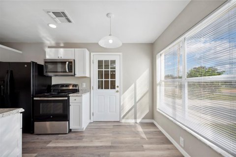 Villa ou maison à vendre à Kissimmee, Floride: 4 chambres, 177.54 m2 № 1570142 - photo 8