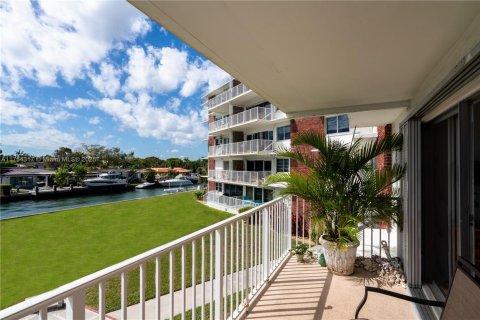 Condo in Miami Shores, Florida, 1 bedroom  № 1867197 - photo 6