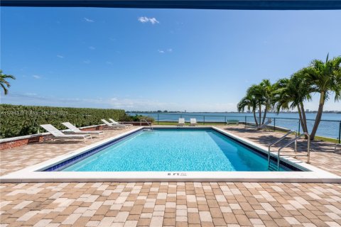 Condo in Miami Shores, Florida, 1 bedroom  № 1867197 - photo 19