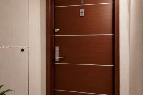 Condo in Aventura, Florida, 2 bedrooms № 2087197 - photo 2