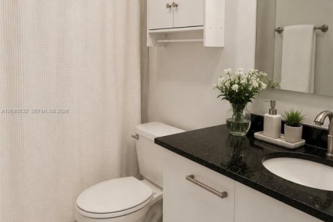Condo in Aventura, Florida, 2 bedrooms № 2087197 - photo 9
