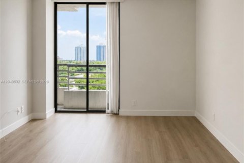 Condo in Aventura, Florida, 2 bedrooms № 2087197 - photo 13