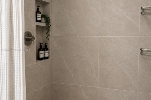 Condo in Aventura, Florida, 2 bedrooms № 2087197 - photo 12