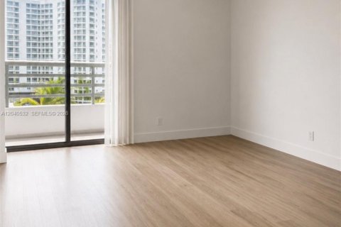 Condo in Aventura, Florida, 2 bedrooms № 2087197 - photo 8
