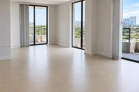 Condo in Aventura, Florida, 2 bedrooms № 2087197 - photo 4