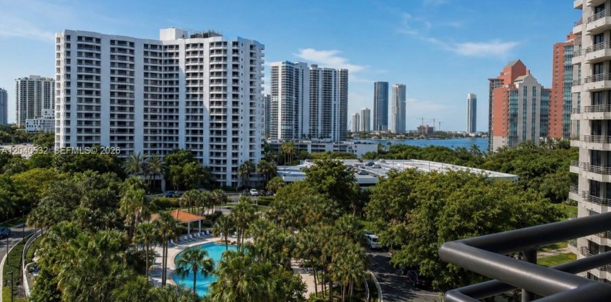 Condo in Aventura, Florida, 2 bedrooms № 2087197