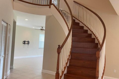 House in Wellington, Florida 5 bedrooms, 289.67 sq.m. № 2185066 - photo 14