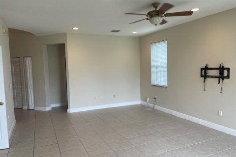 House in Wellington, Florida 5 bedrooms, 289.67 sq.m. № 2185066 - photo 8